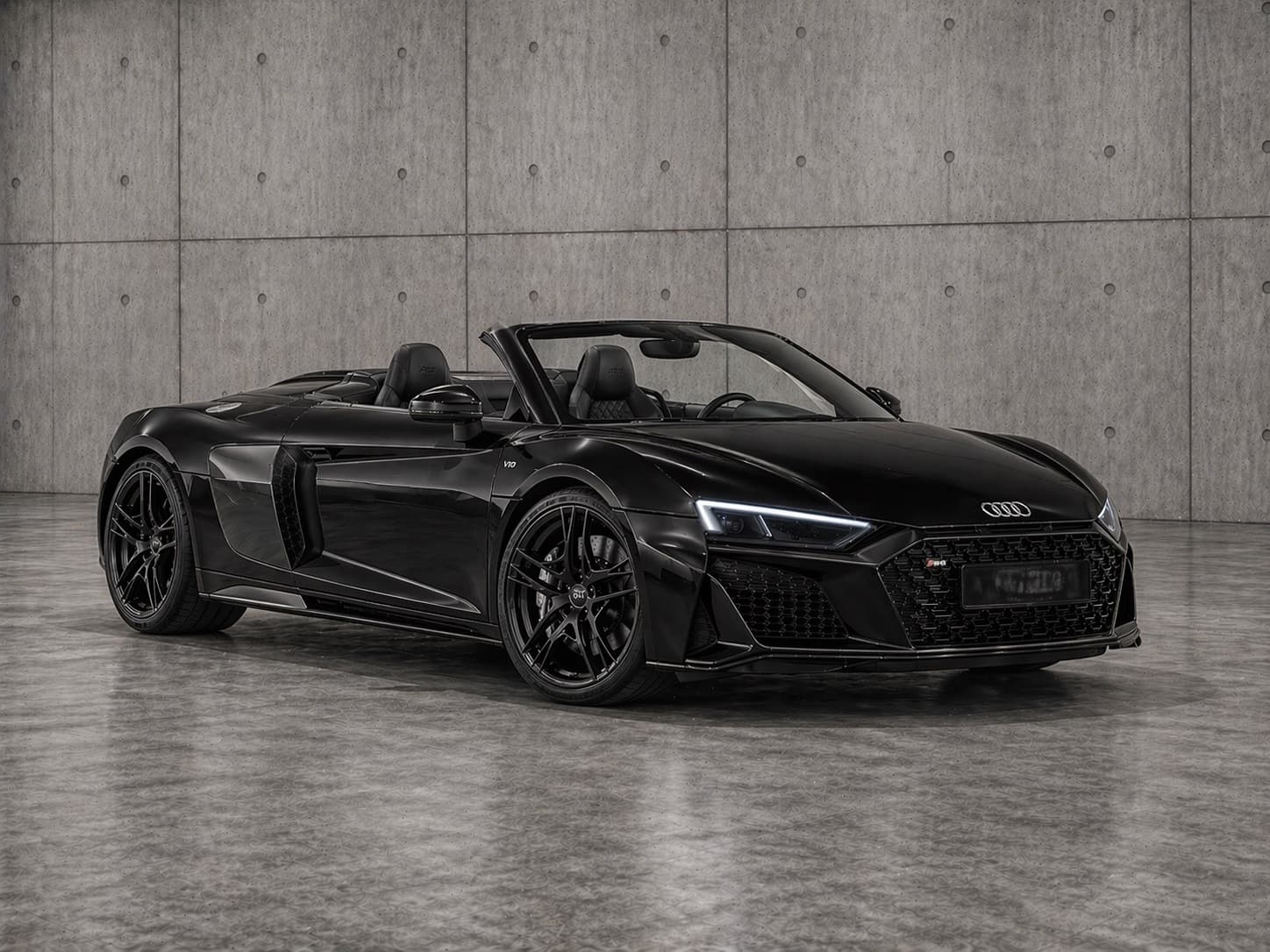 Audi R8 V10 Plus Spyder in black