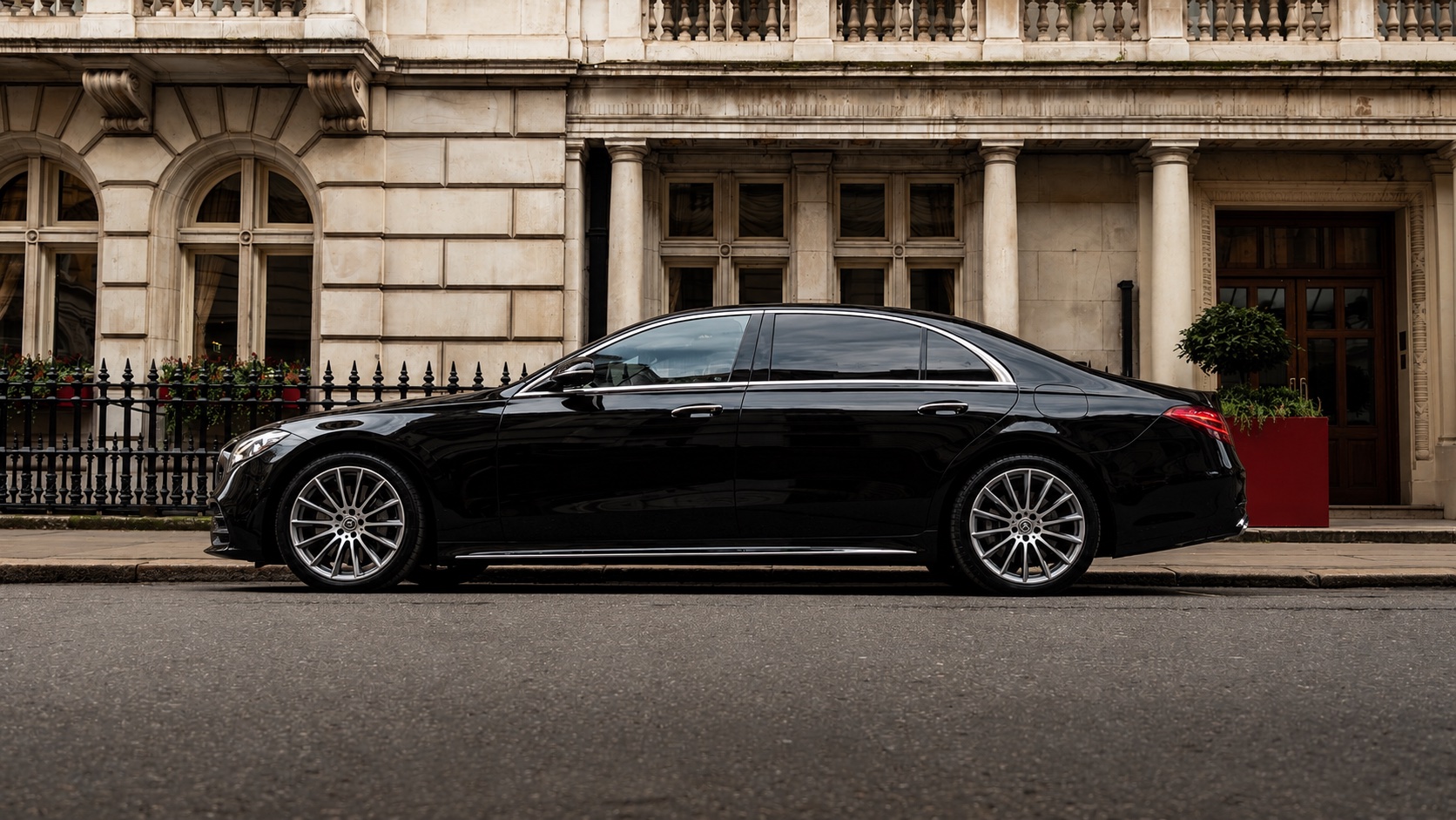 Mercedes-Benz S-Class — image 1